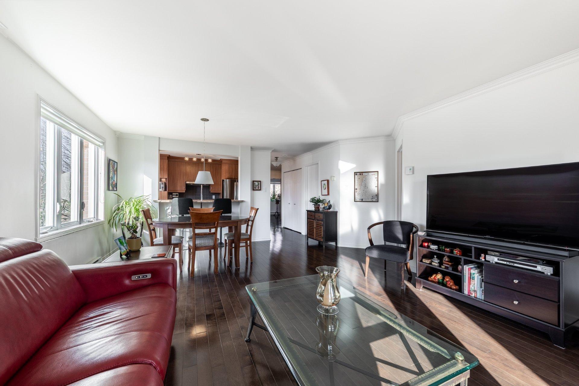 









501


Rue des Tilleuls

, 9,
Saint-Bruno-de-Montarville,




QC
J3V5Y3

