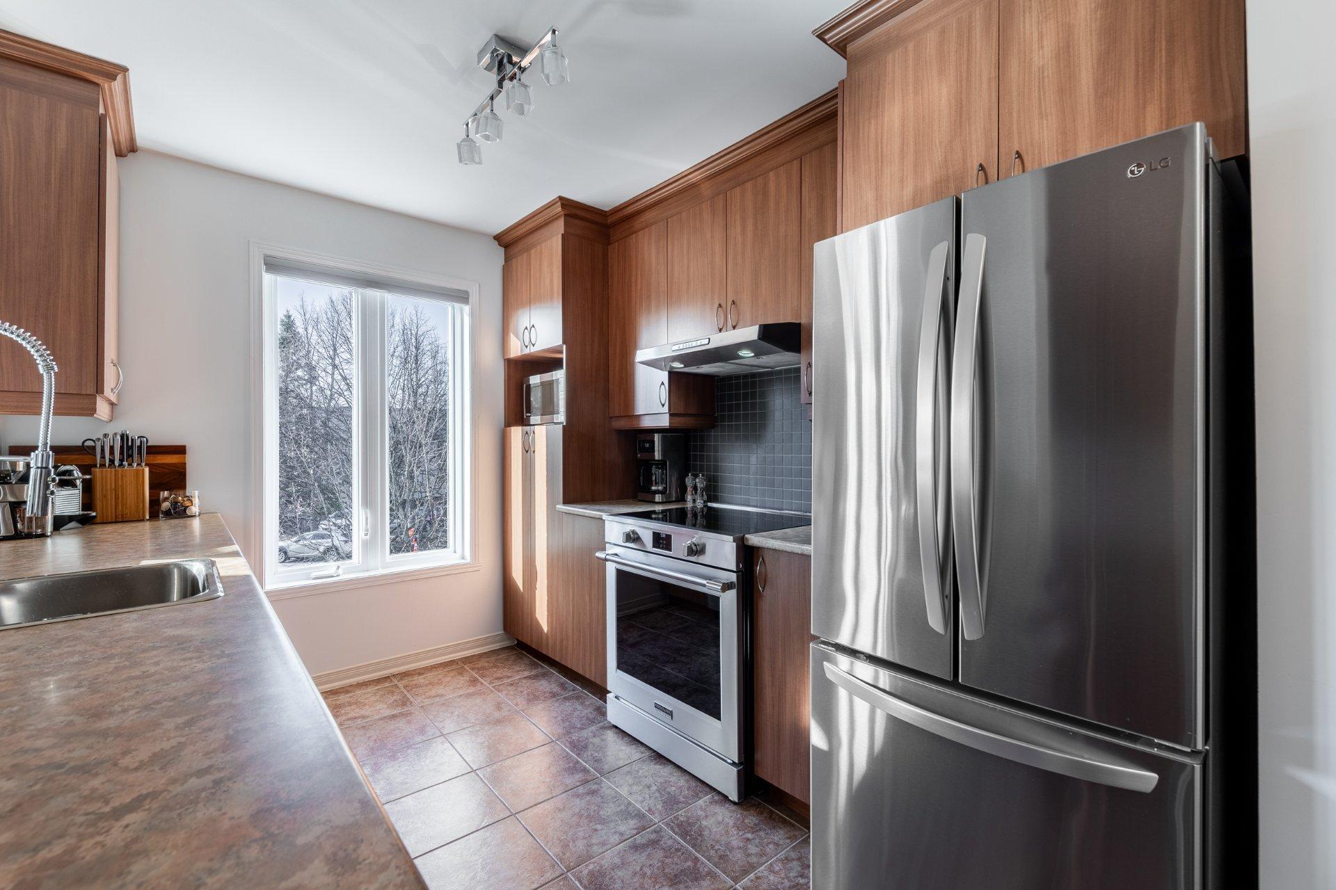 









501


Rue des Tilleuls

, 9,
Saint-Bruno-de-Montarville,




QC
J3V5Y3

