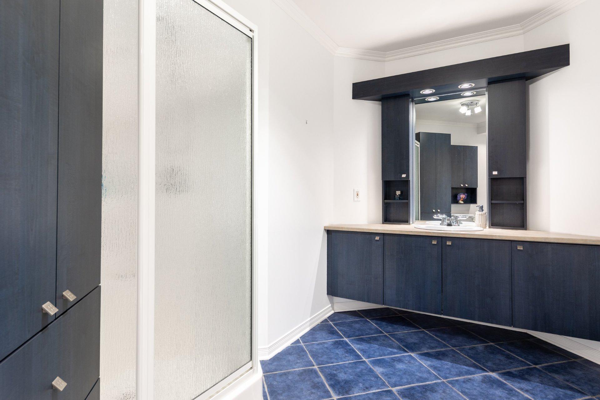 









501


Rue des Tilleuls

, 9,
Saint-Bruno-de-Montarville,




QC
J3V5Y3

