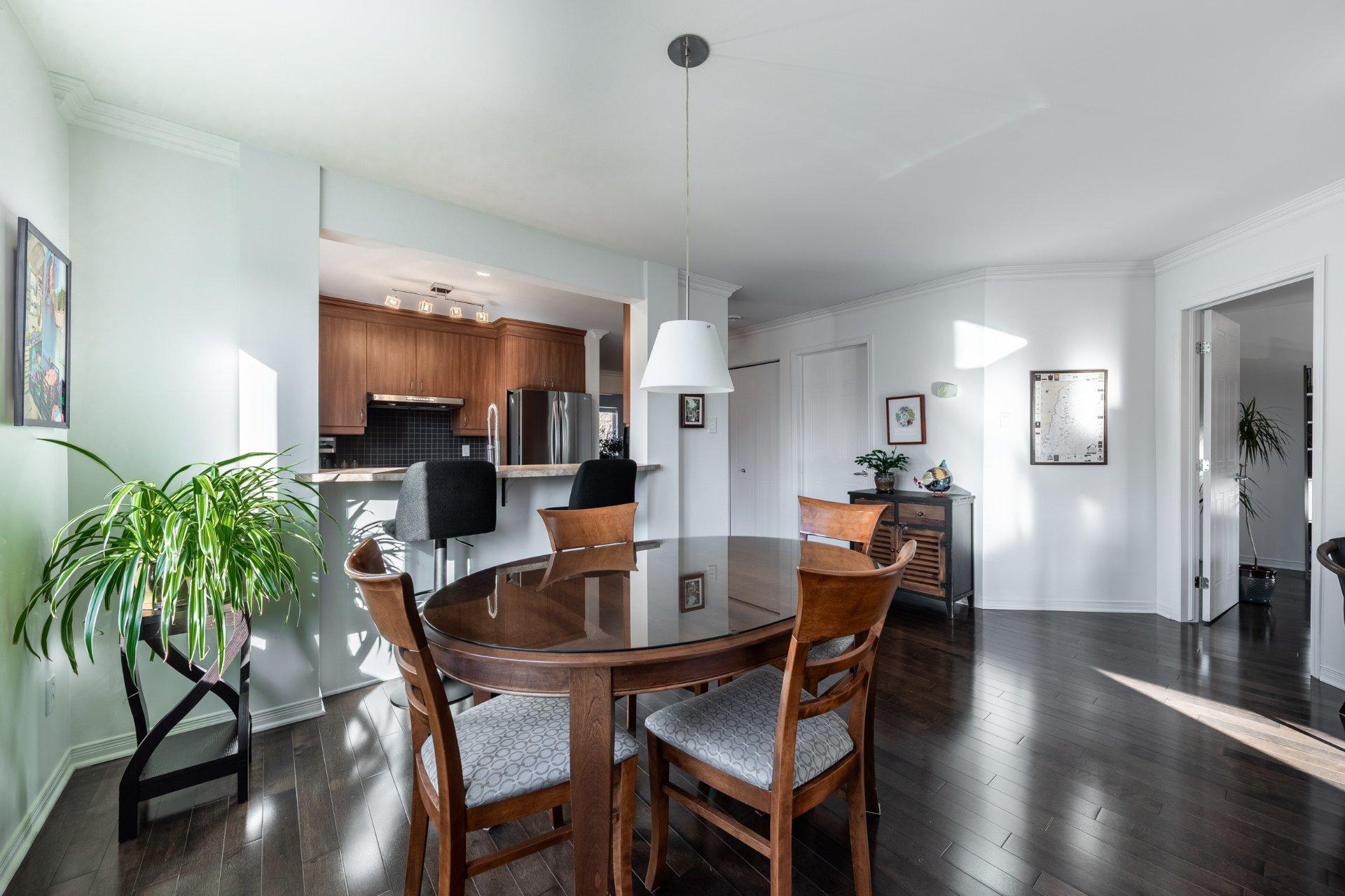 









501


Rue des Tilleuls

, 9,
Saint-Bruno-de-Montarville,




QC
J3V5Y3

