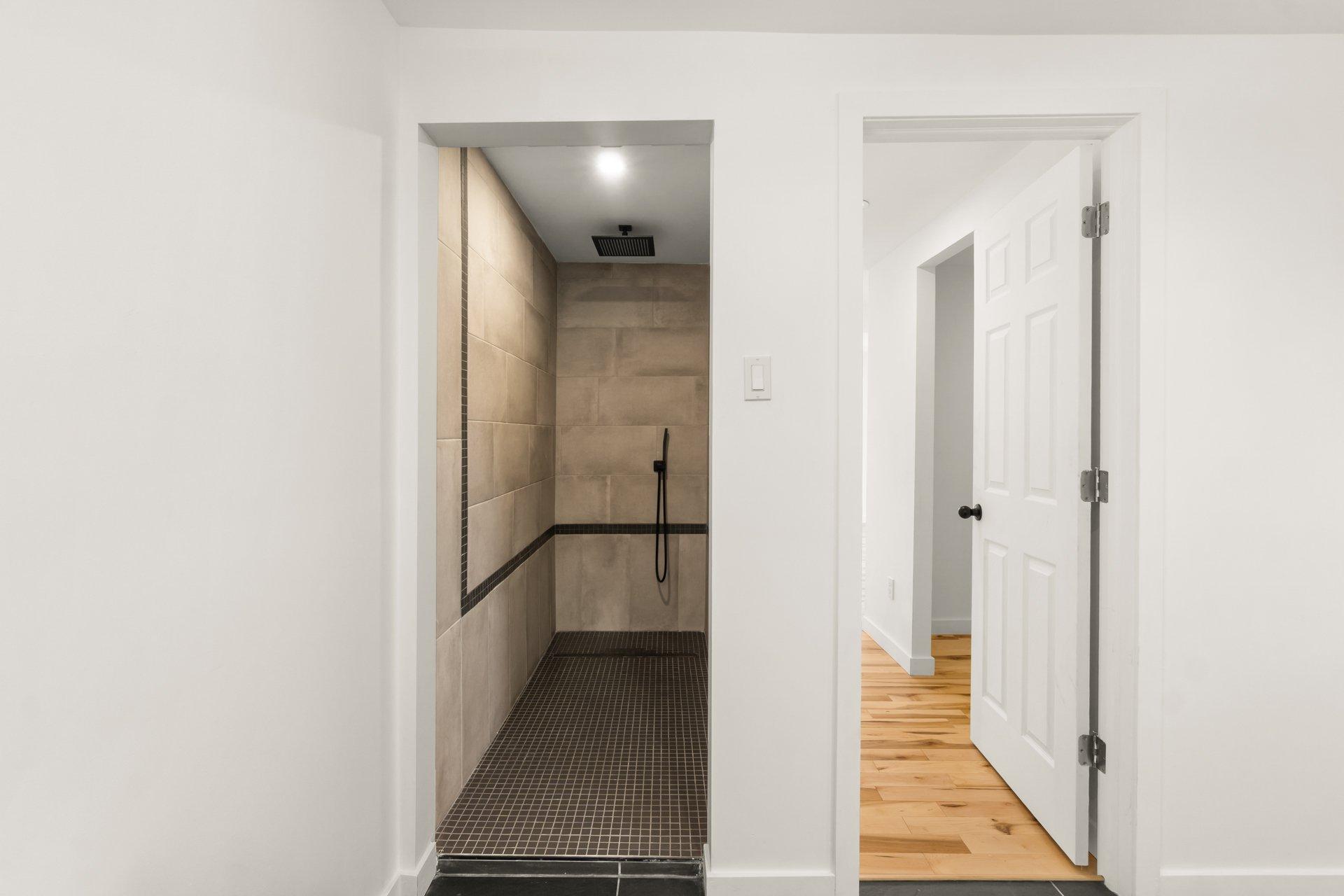 









42


Rue Duval

,
Trois-Rivières,




QC
G9B1B3

