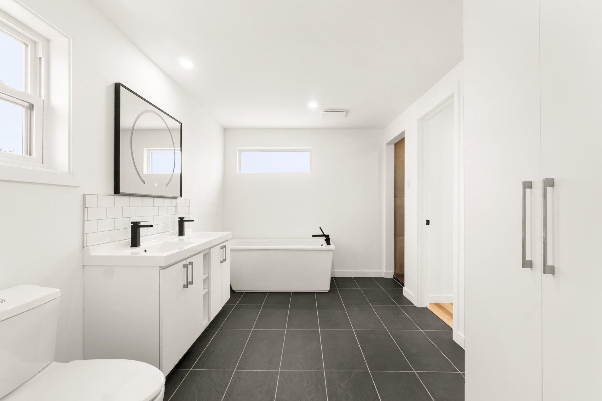 









42


Rue Duval

,
Trois-Rivières,




QC
G9B1B3

