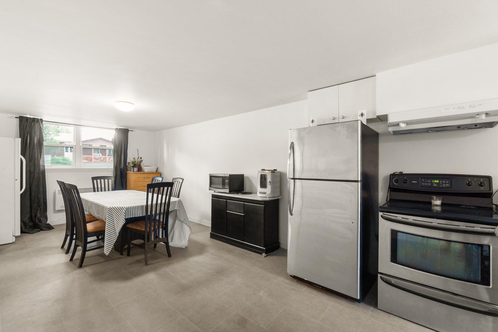 









42


Rue Duval

,
Trois-Rivières,




QC
G9B1B3

