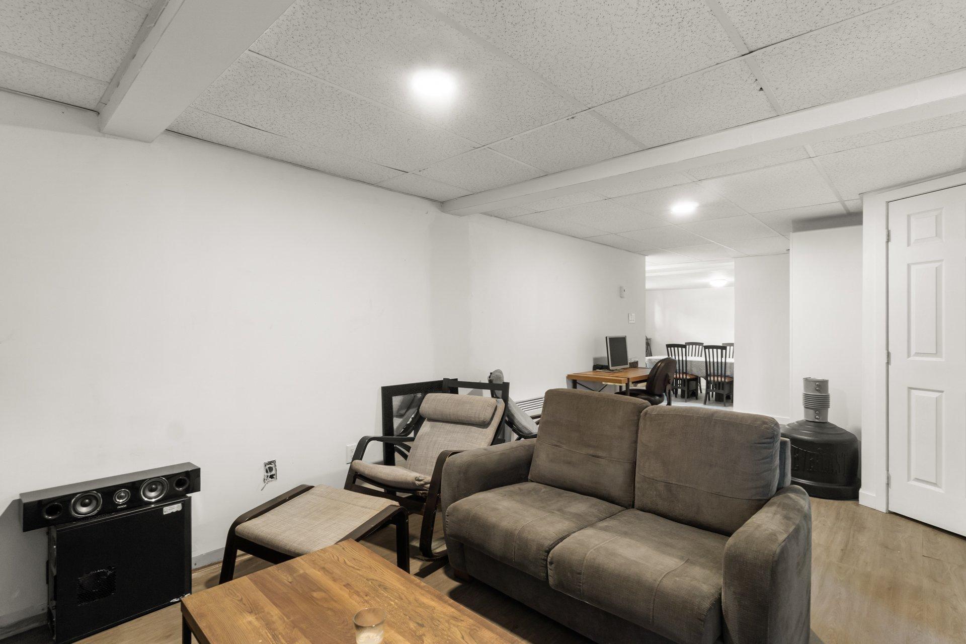 









42


Rue Duval

,
Trois-Rivières,




QC
G9B1B3

