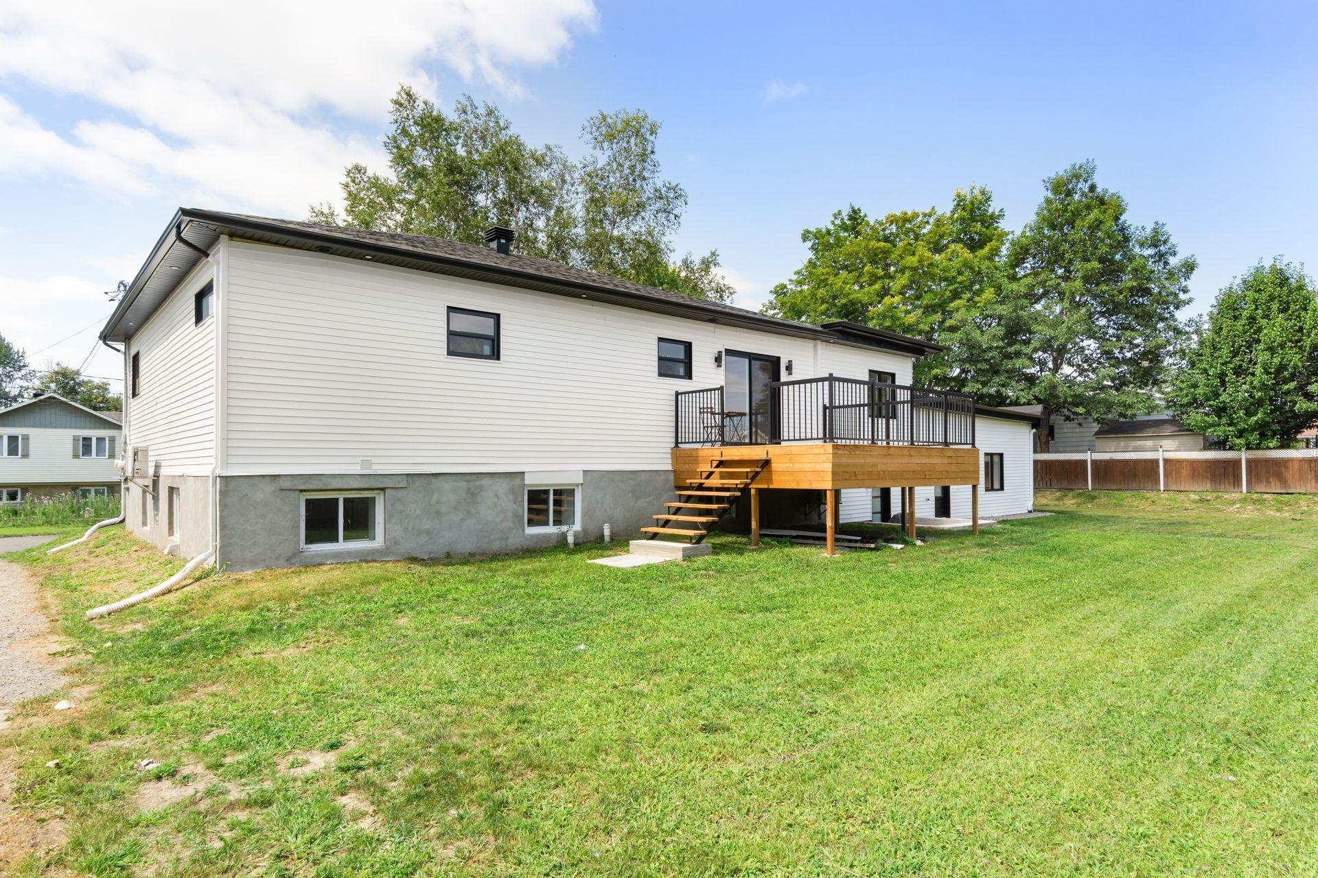 









42


Rue Duval

,
Trois-Rivières,




QC
G9B1B3

