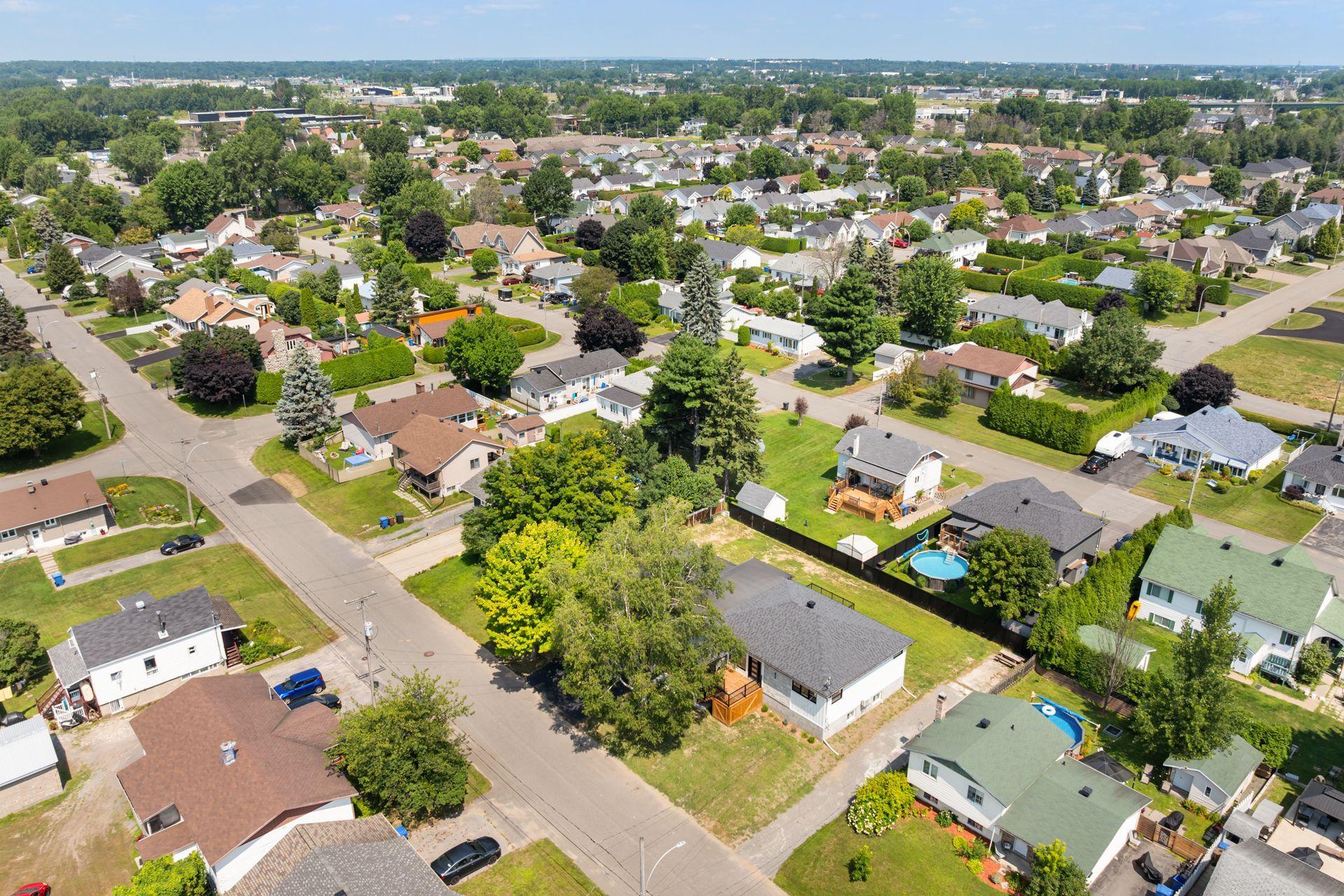 









42


Rue Duval

,
Trois-Rivières,




QC
G9B1B3

