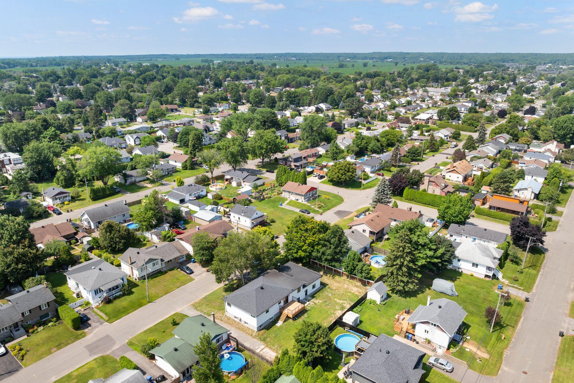 









42


Rue Duval

,
Trois-Rivières,




QC
G9B1B3

