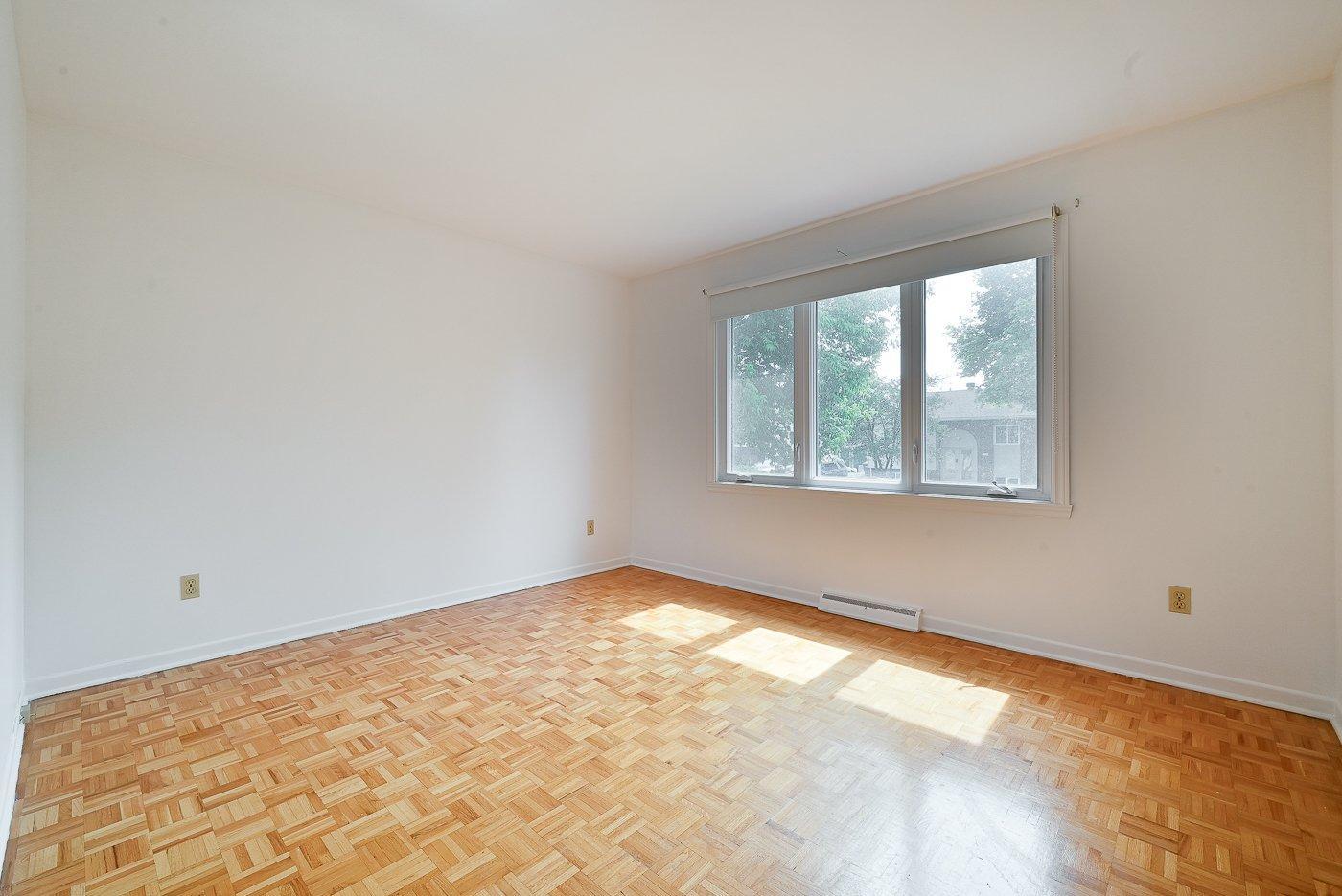 









5429


Tsse Beaudry

,
Longueuil (Saint-Hubert),




QC
J3Y7G8

