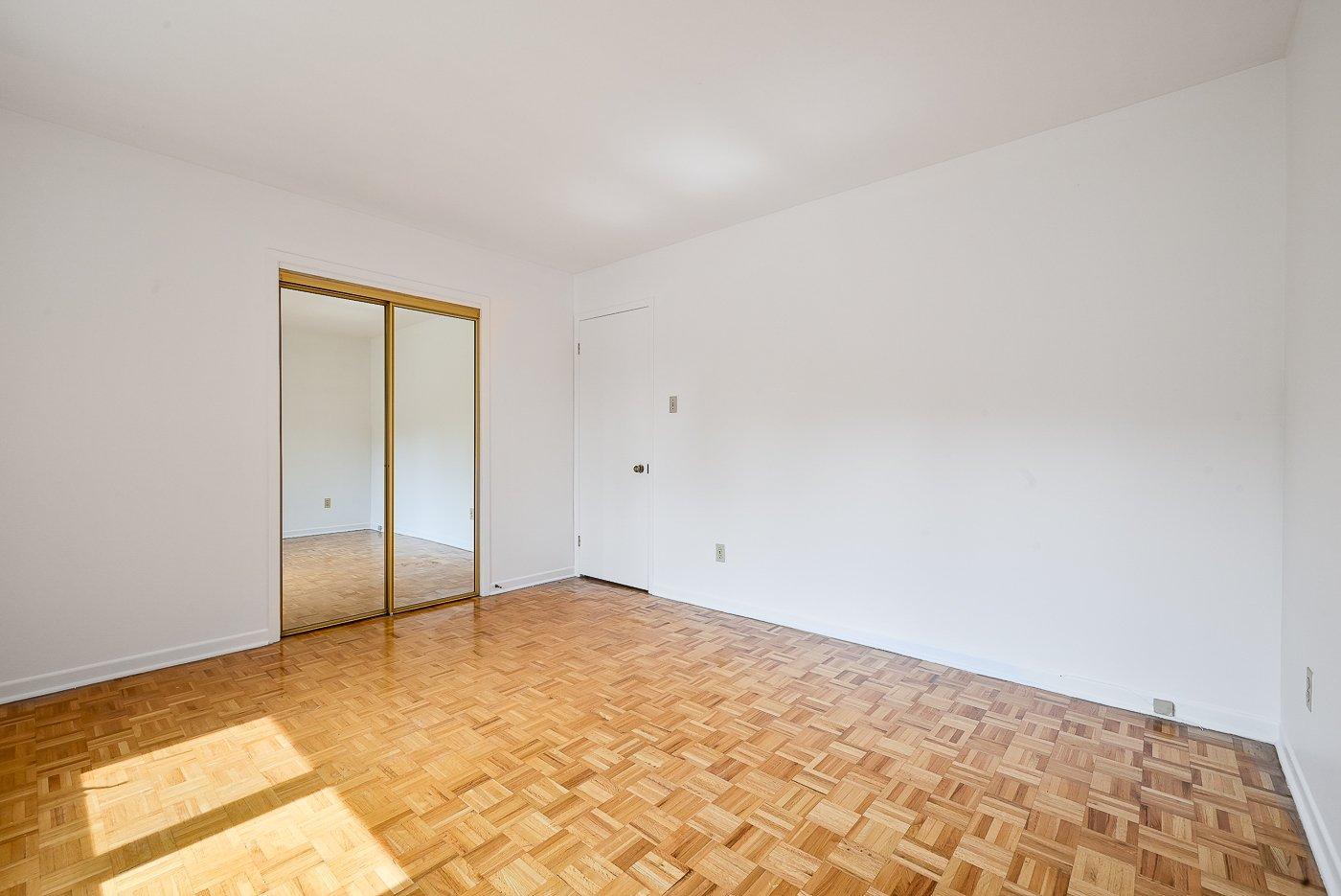 









5429


Tsse Beaudry

,
Longueuil (Saint-Hubert),




QC
J3Y7G8

