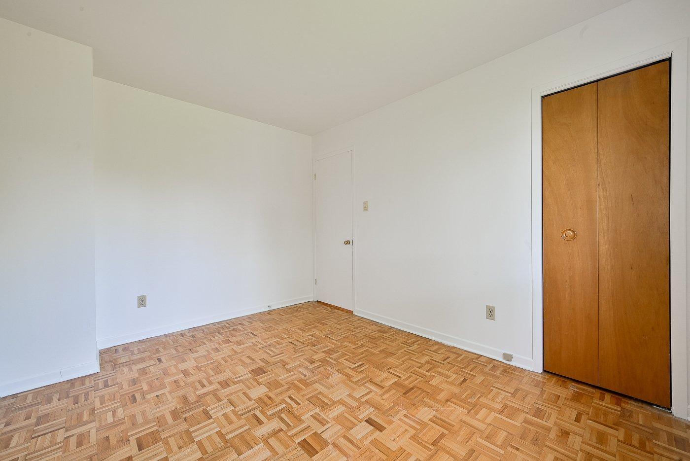 









5429


Tsse Beaudry

,
Longueuil (Saint-Hubert),




QC
J3Y7G8

