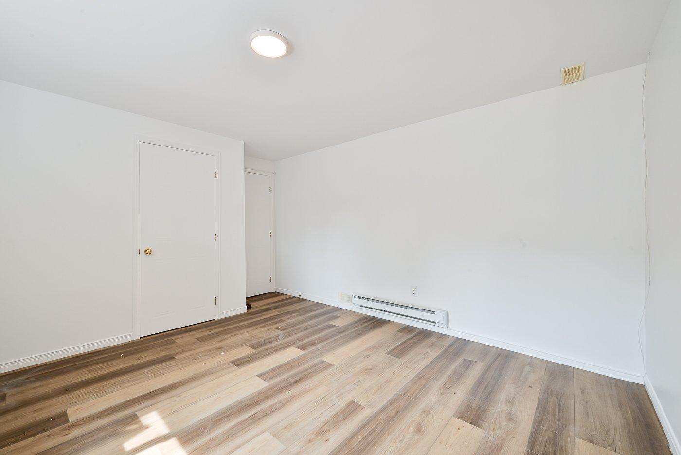 









5429


Tsse Beaudry

,
Longueuil (Saint-Hubert),




QC
J3Y7G8

