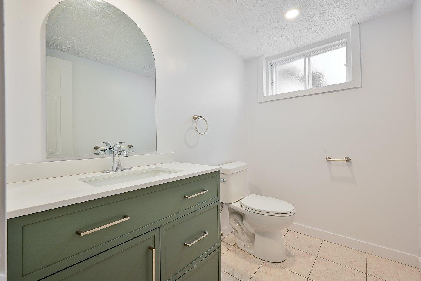









5429


Tsse Beaudry

,
Longueuil (Saint-Hubert),




QC
J3Y7G8

