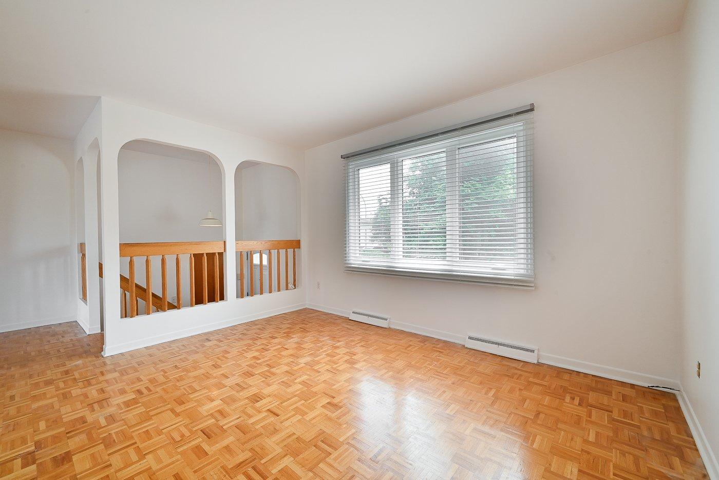 









5429


Tsse Beaudry

,
Longueuil (Saint-Hubert),




QC
J3Y7G8

