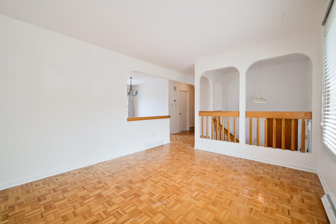 









5429


Tsse Beaudry

,
Longueuil (Saint-Hubert),




QC
J3Y7G8

