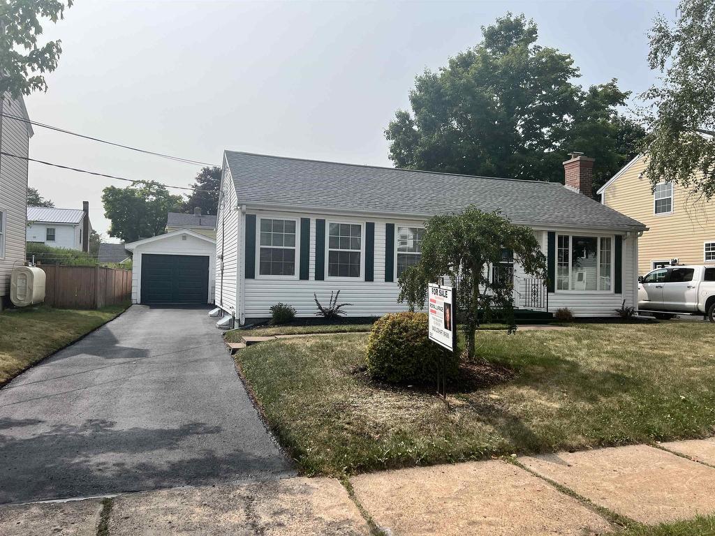












24 Hayward Court

,
Truro,




NS
B2N 3C2


