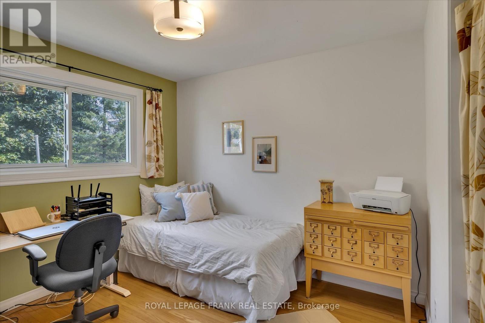 












1289 ALGONQUIN BOULEVARD

,
Peterborough North (Central),




Ontario
K9H6N1

