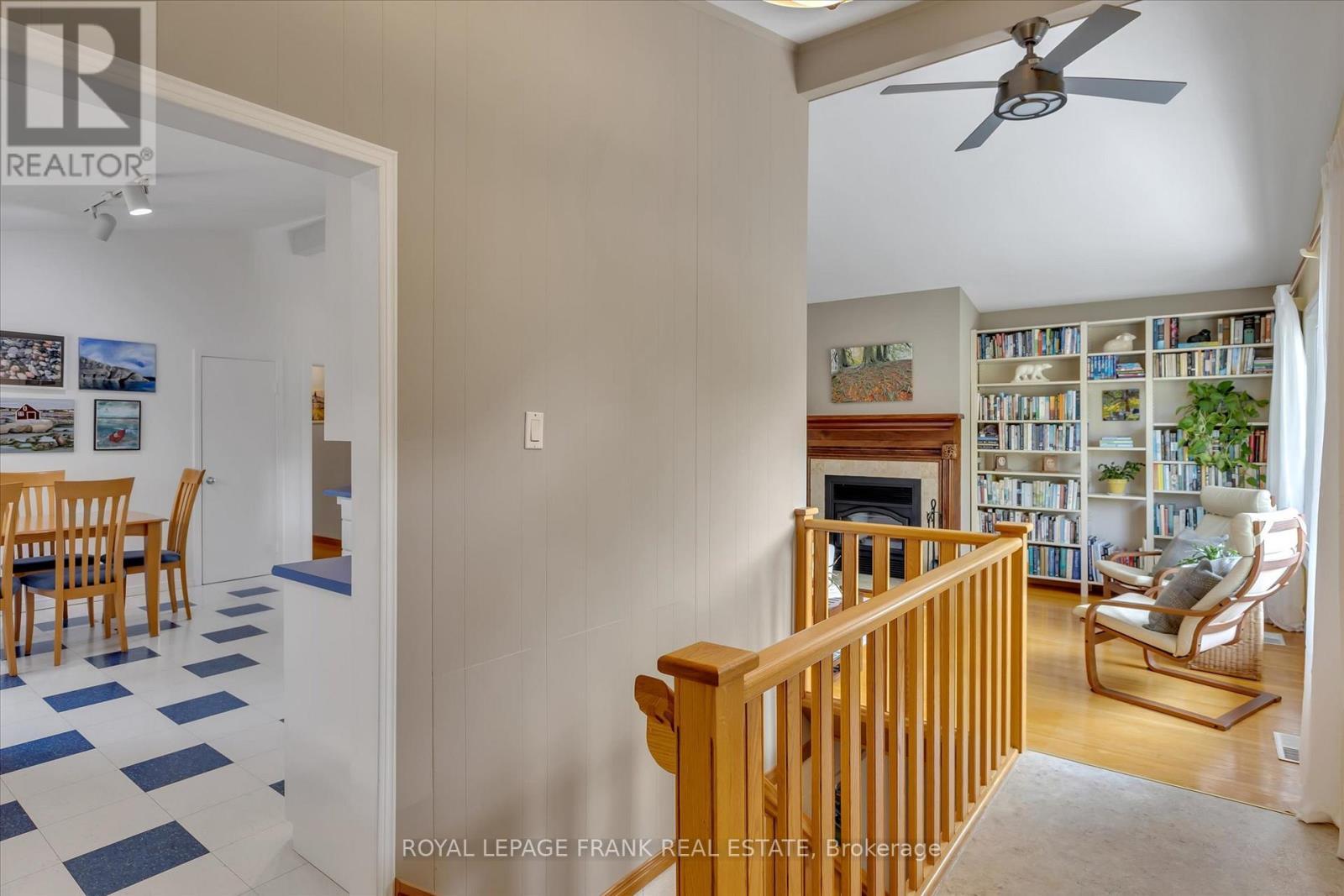 












1289 ALGONQUIN BOULEVARD

,
Peterborough North (Central),




Ontario
K9H6N1

