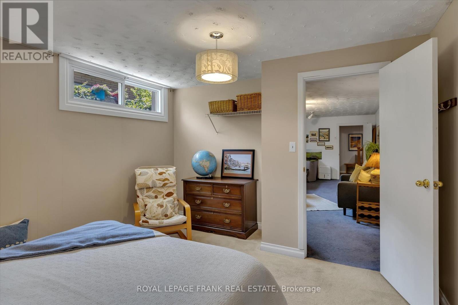 












1289 ALGONQUIN BOULEVARD

,
Peterborough North (Central),




Ontario
K9H6N1

