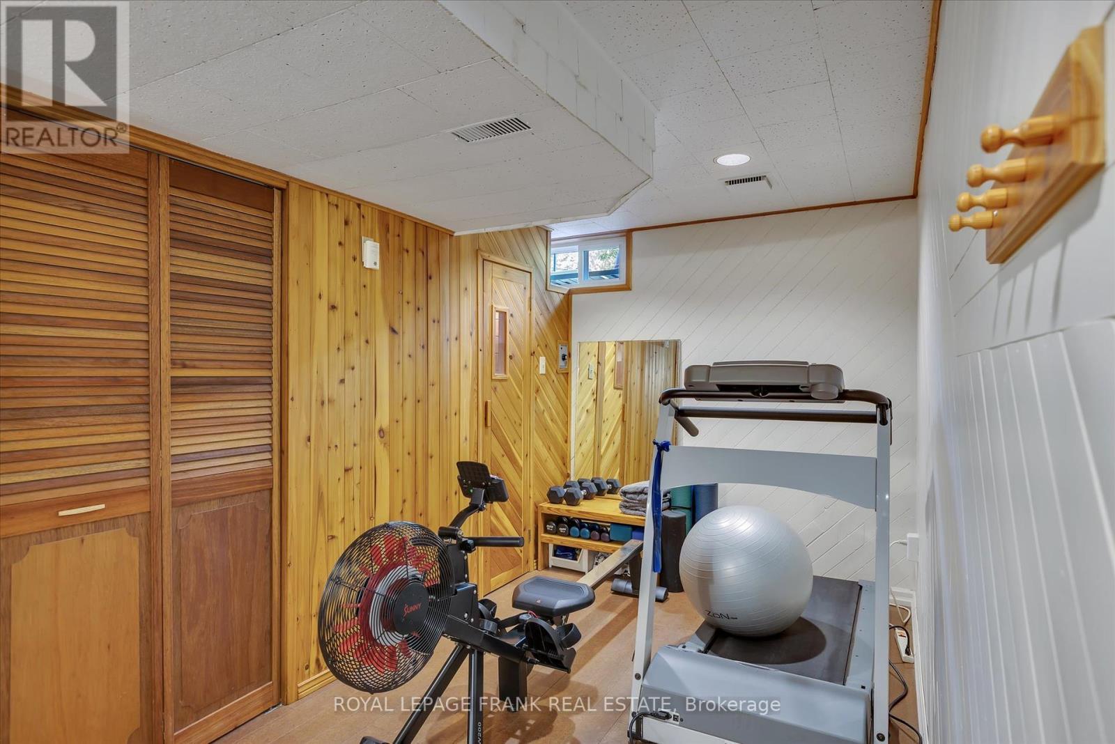 












1289 ALGONQUIN BOULEVARD

,
Peterborough North (Central),




Ontario
K9H6N1

