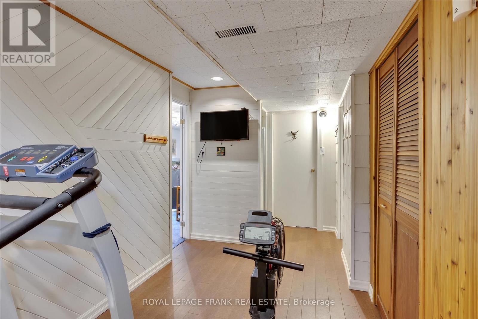 












1289 ALGONQUIN BOULEVARD

,
Peterborough North (Central),




Ontario
K9H6N1

