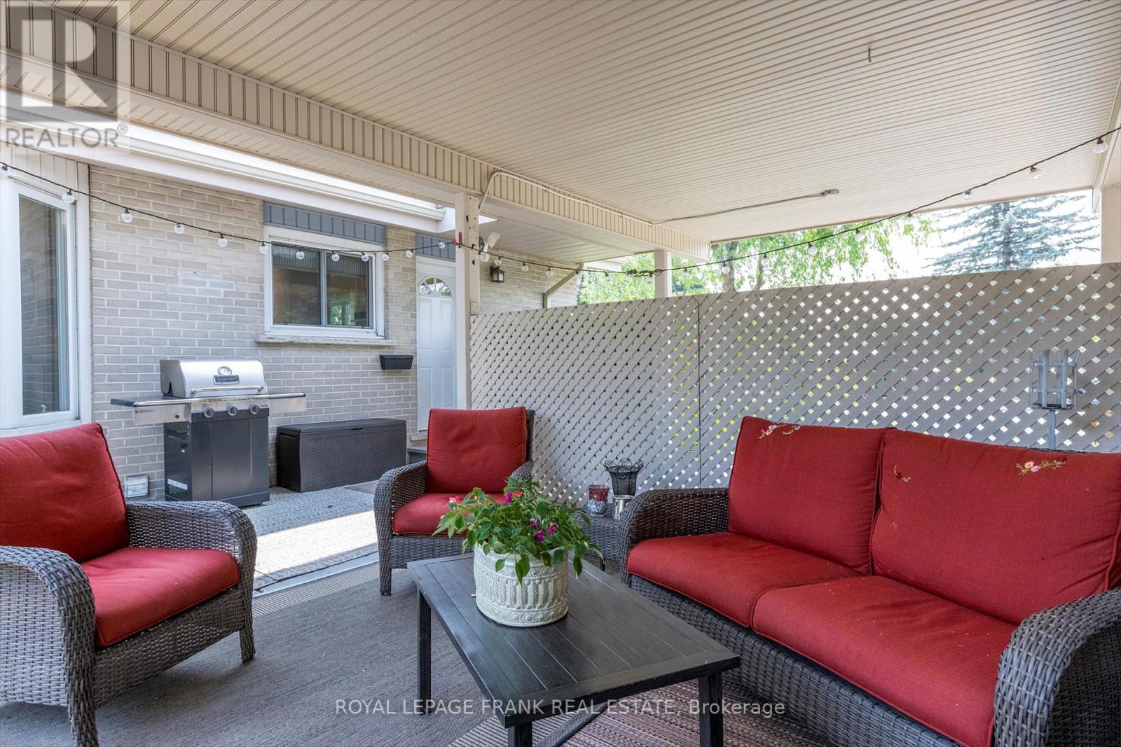 












1289 ALGONQUIN BOULEVARD

,
Peterborough North (Central),




Ontario
K9H6N1

