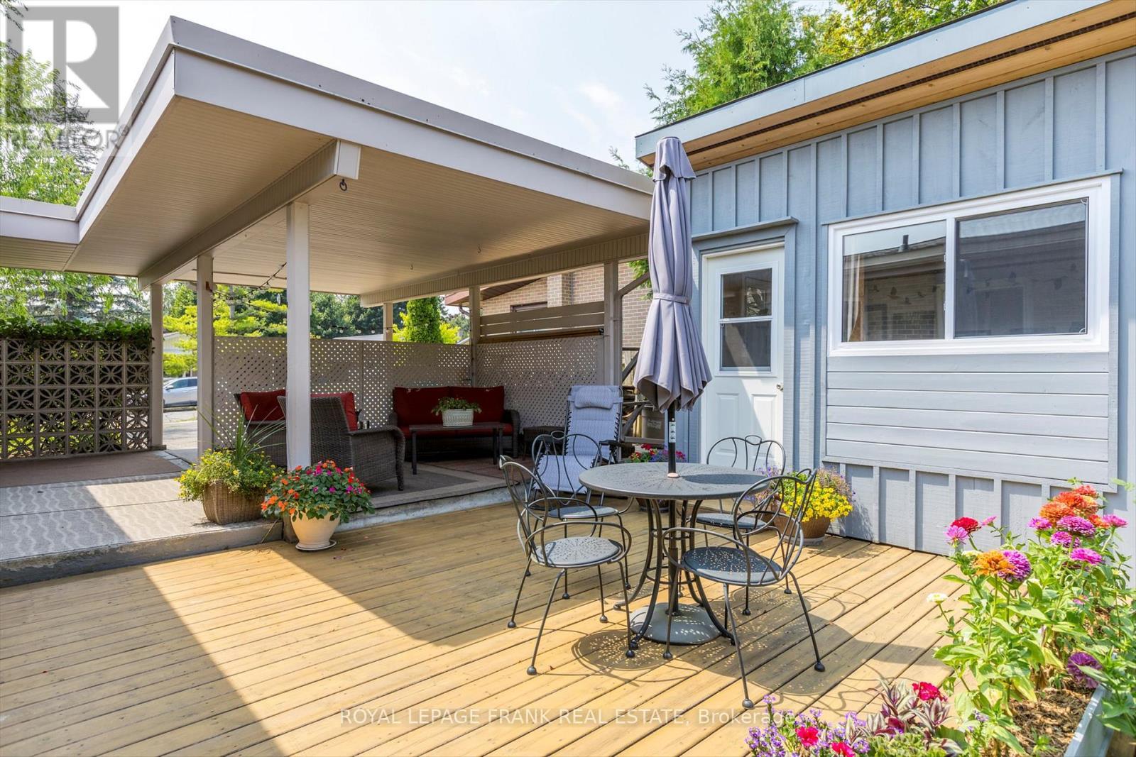 












1289 ALGONQUIN BOULEVARD

,
Peterborough North (Central),




Ontario
K9H6N1


