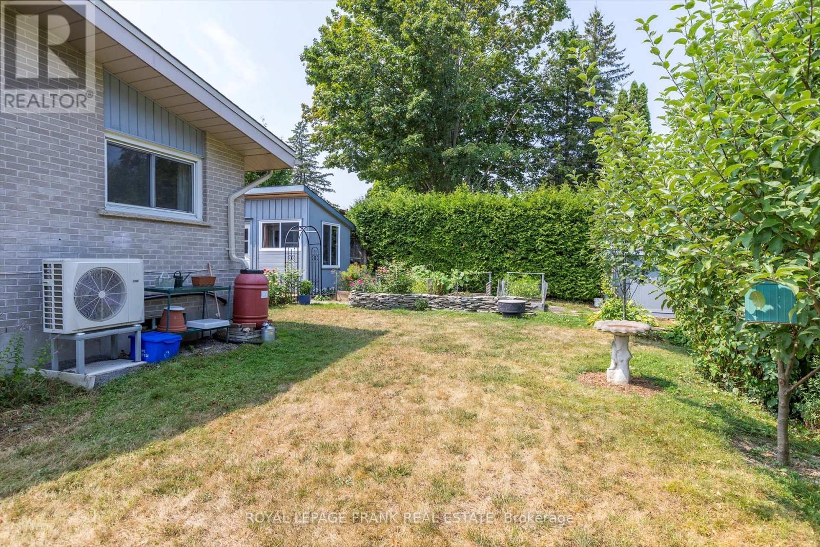 












1289 ALGONQUIN BOULEVARD

,
Peterborough North (Central),




Ontario
K9H6N1

