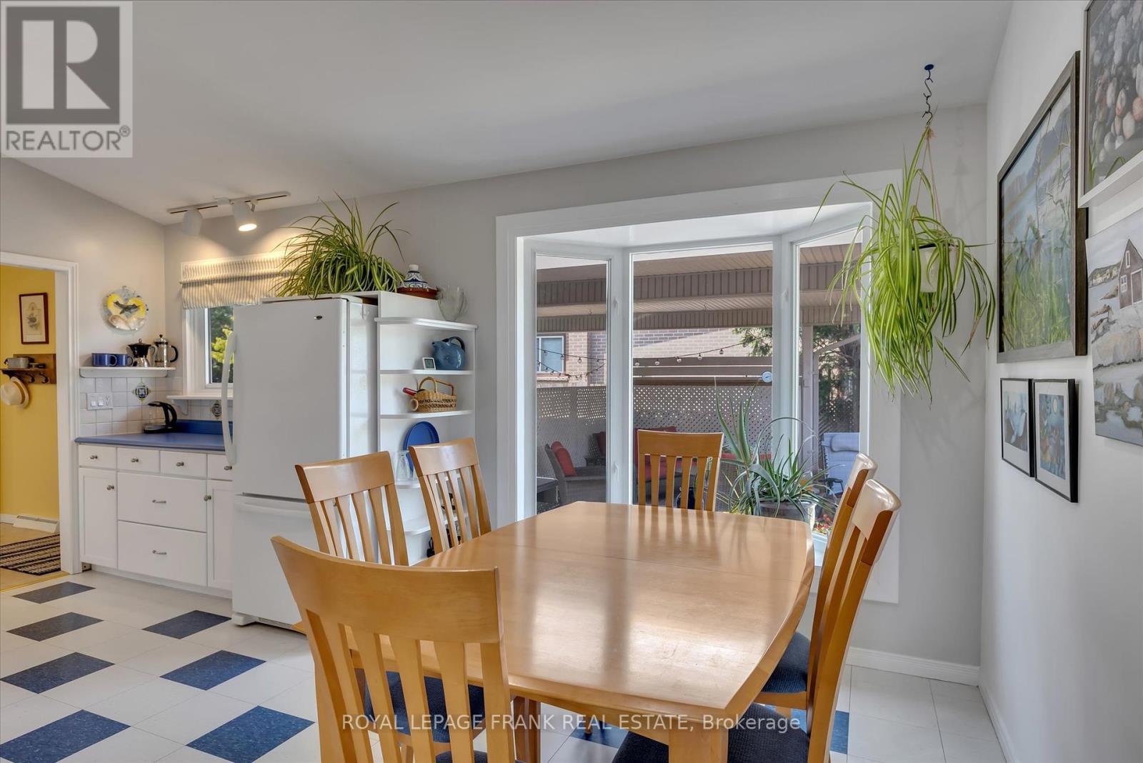 












1289 ALGONQUIN BOULEVARD

,
Peterborough North (Central),




Ontario
K9H6N1

