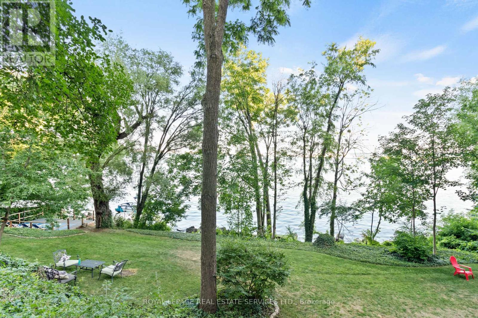 












868 DANFORTH PLACE

,
Burlington,




Ontario
L7T1S2

