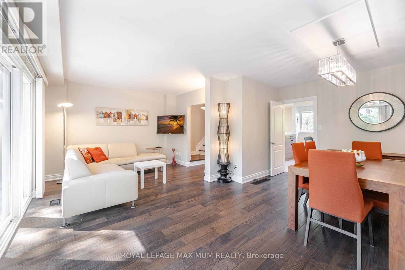 












17 - 90 GEORGE HENRY BOULEVARD

,
Toronto,




Ontario
M2J1E7

