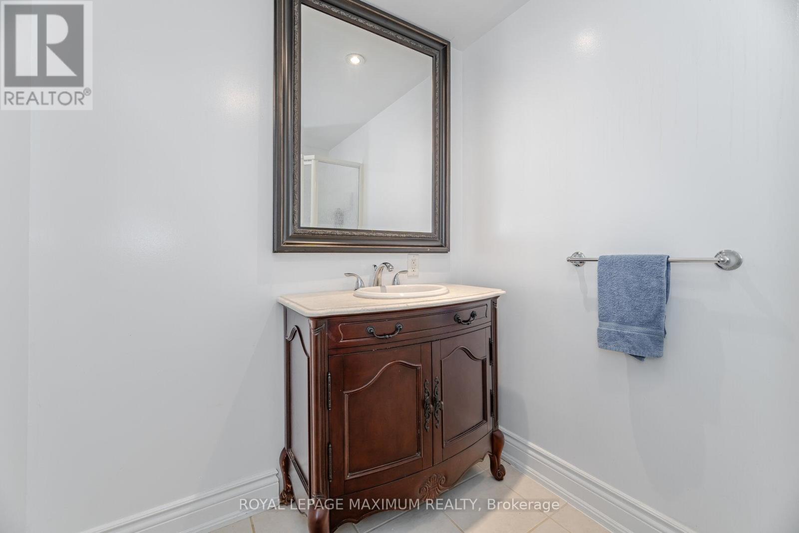 












17 - 90 GEORGE HENRY BOULEVARD

,
Toronto,




Ontario
M2J1E7

