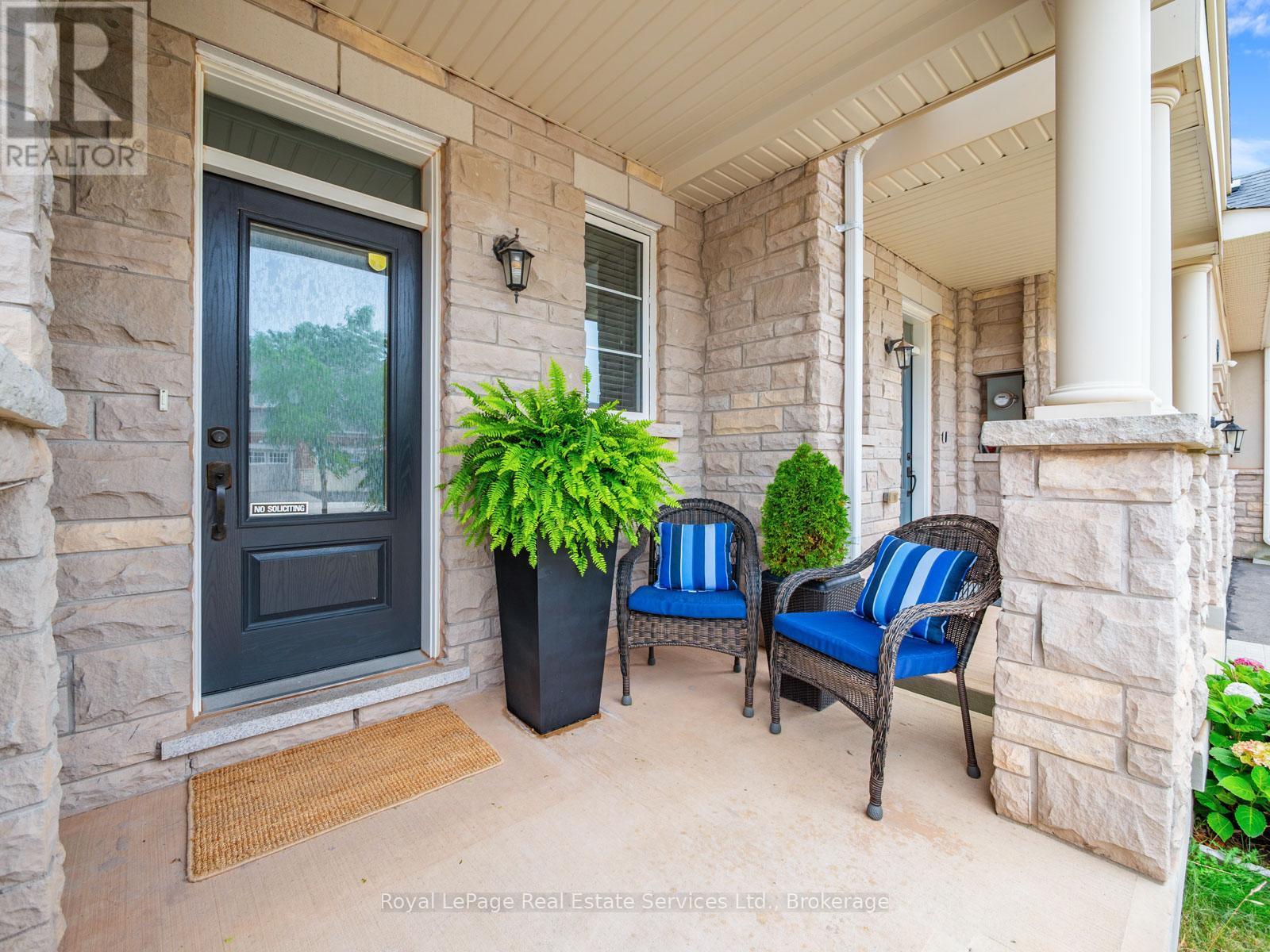 












72 ORCHARDCROFT ROAD

,
Oakville (GO Glenorchy),




Ontario
L6H7C3


