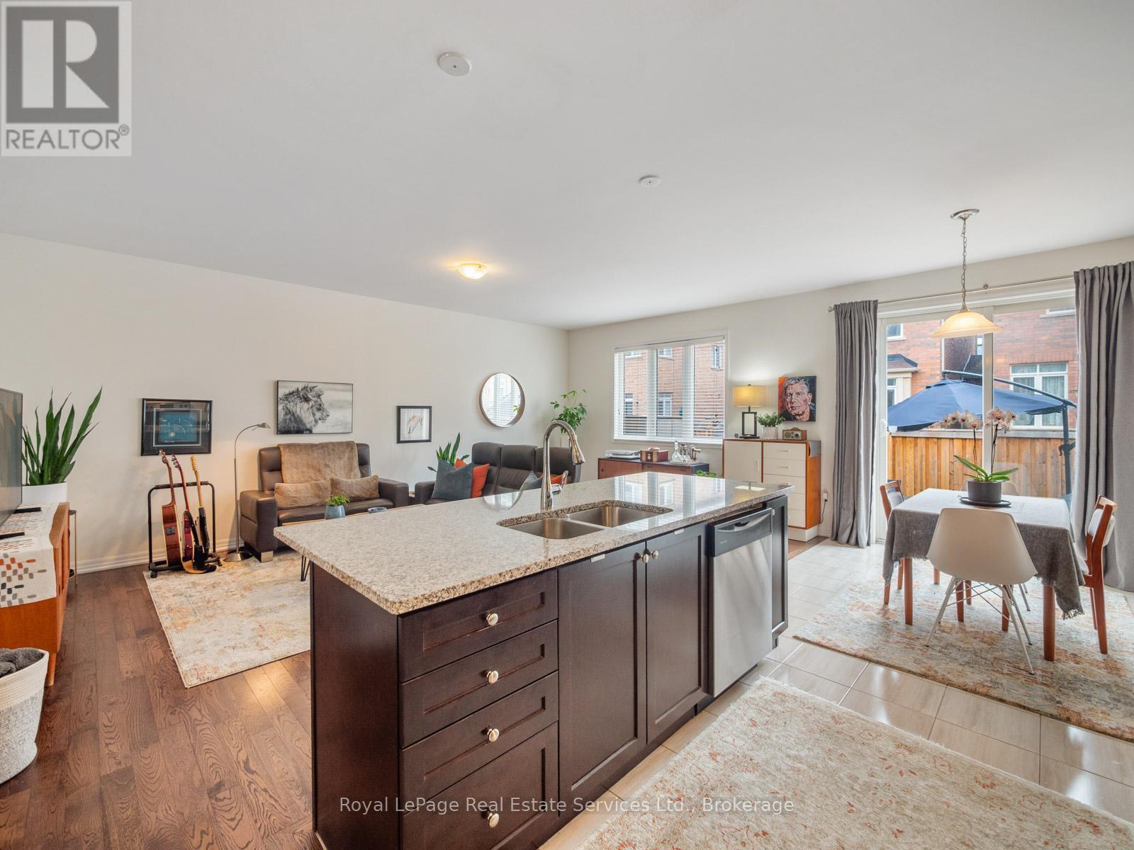 












72 ORCHARDCROFT ROAD

,
Oakville (GO Glenorchy),




Ontario
L6H7C3


