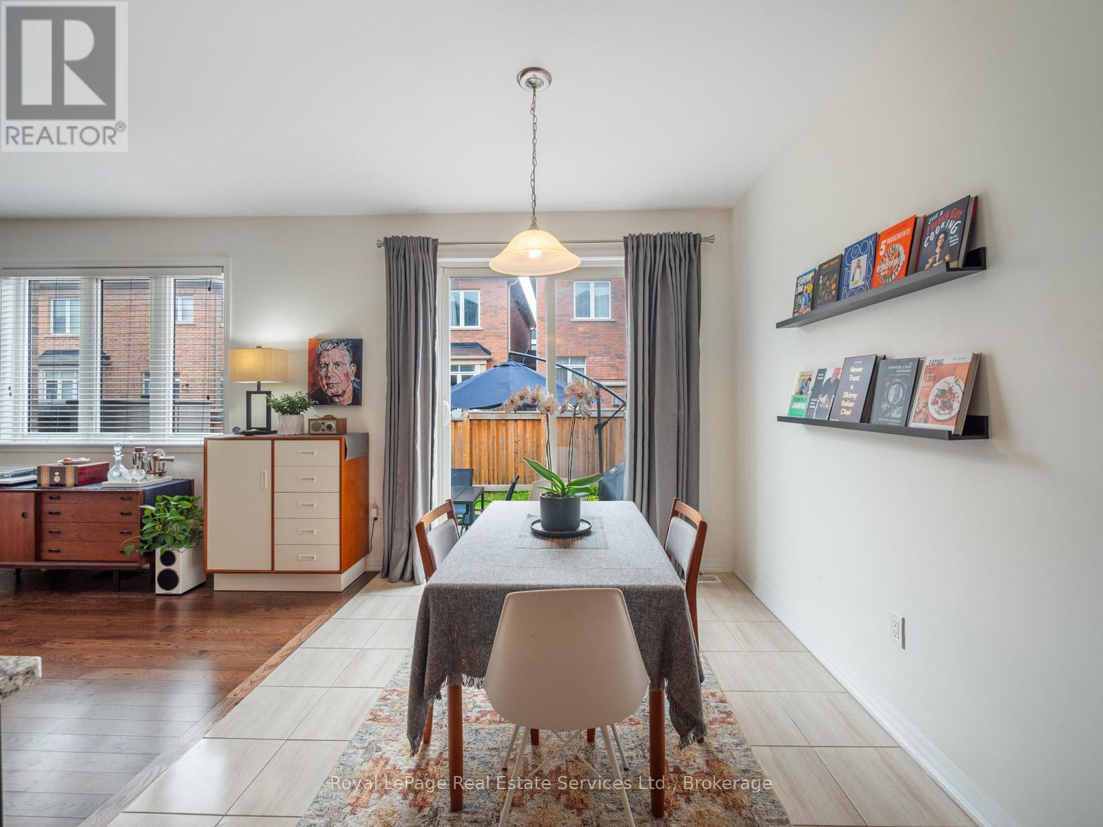 












72 ORCHARDCROFT ROAD

,
Oakville (GO Glenorchy),




Ontario
L6H7C3

