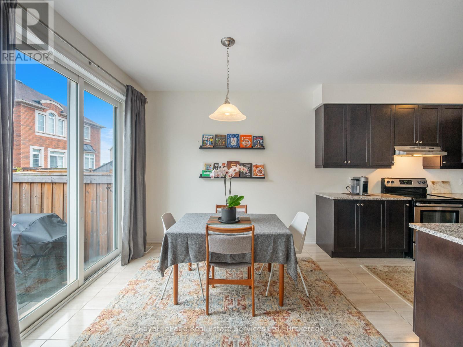 












72 ORCHARDCROFT ROAD

,
Oakville (GO Glenorchy),




Ontario
L6H7C3

