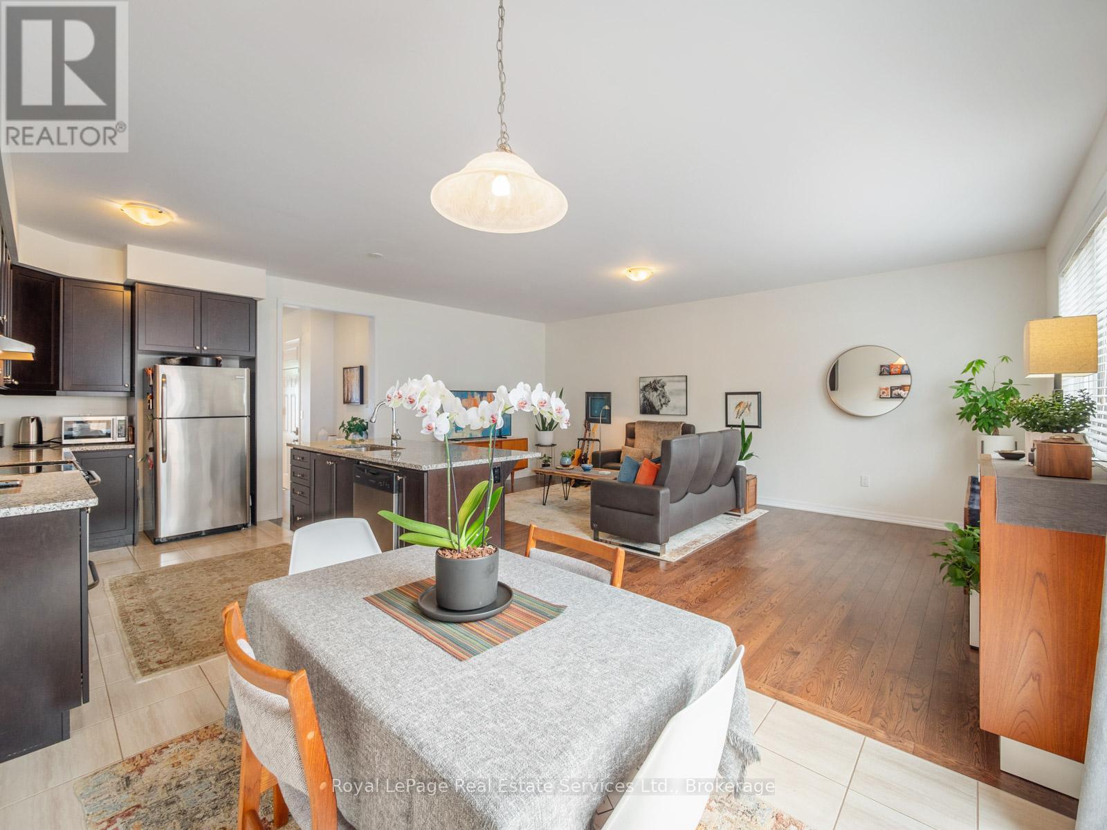 












72 ORCHARDCROFT ROAD

,
Oakville (GO Glenorchy),




Ontario
L6H7C3

