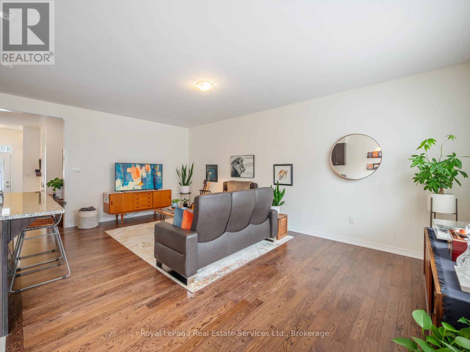 












72 ORCHARDCROFT ROAD

,
Oakville (GO Glenorchy),




Ontario
L6H7C3

