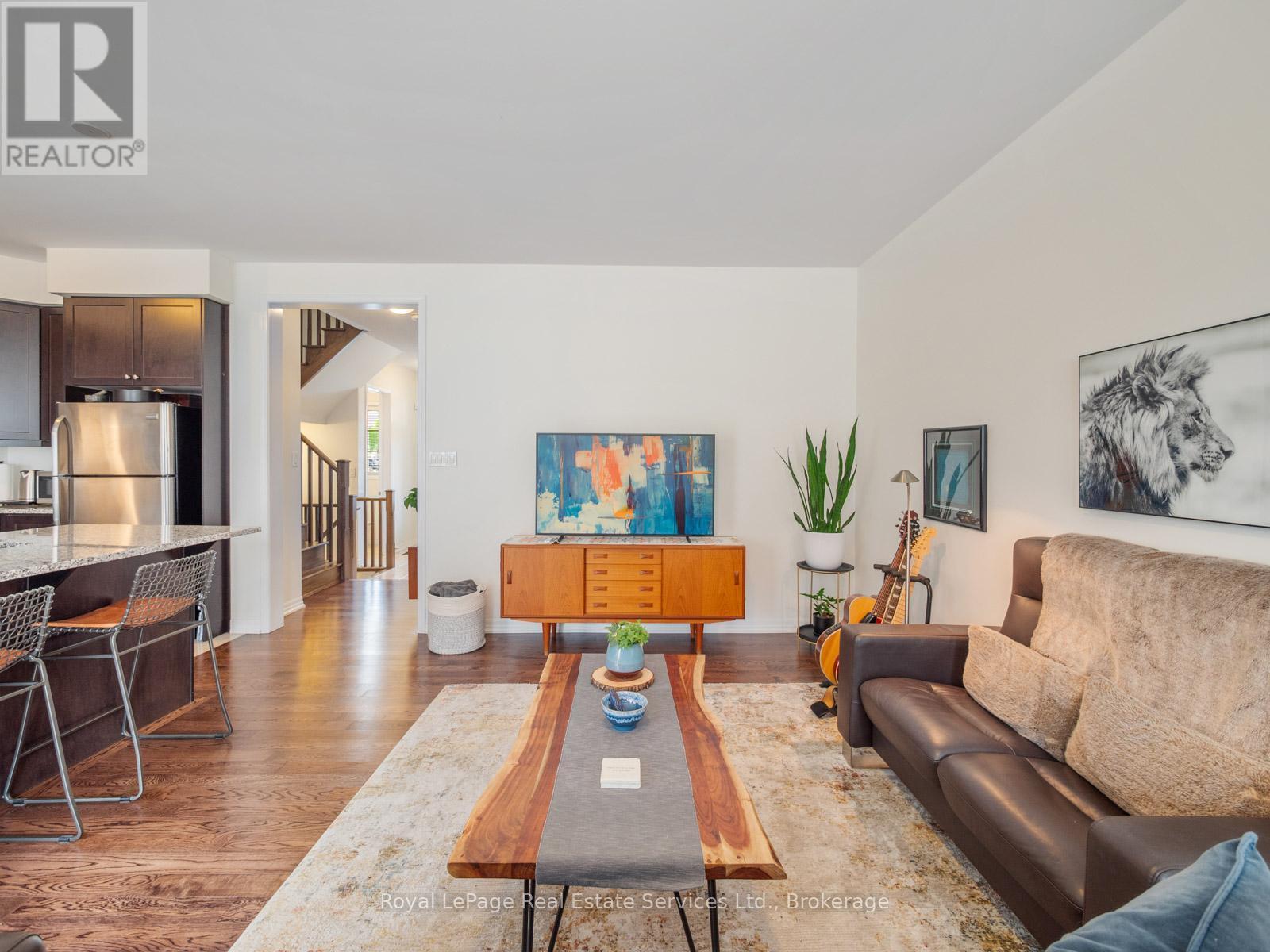 












72 ORCHARDCROFT ROAD

,
Oakville (GO Glenorchy),




Ontario
L6H7C3


