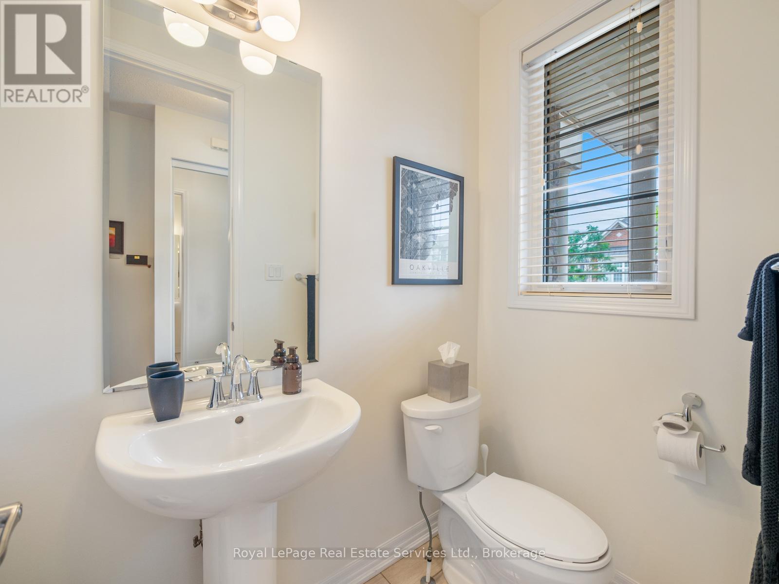 












72 ORCHARDCROFT ROAD

,
Oakville (GO Glenorchy),




Ontario
L6H7C3


