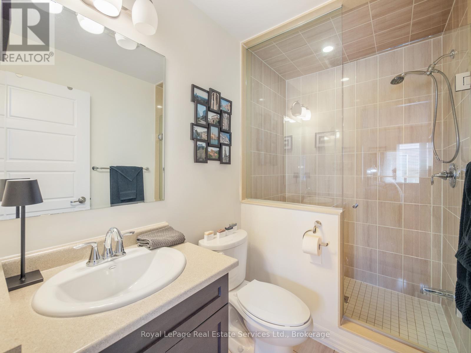 












72 ORCHARDCROFT ROAD

,
Oakville (GO Glenorchy),




Ontario
L6H7C3

