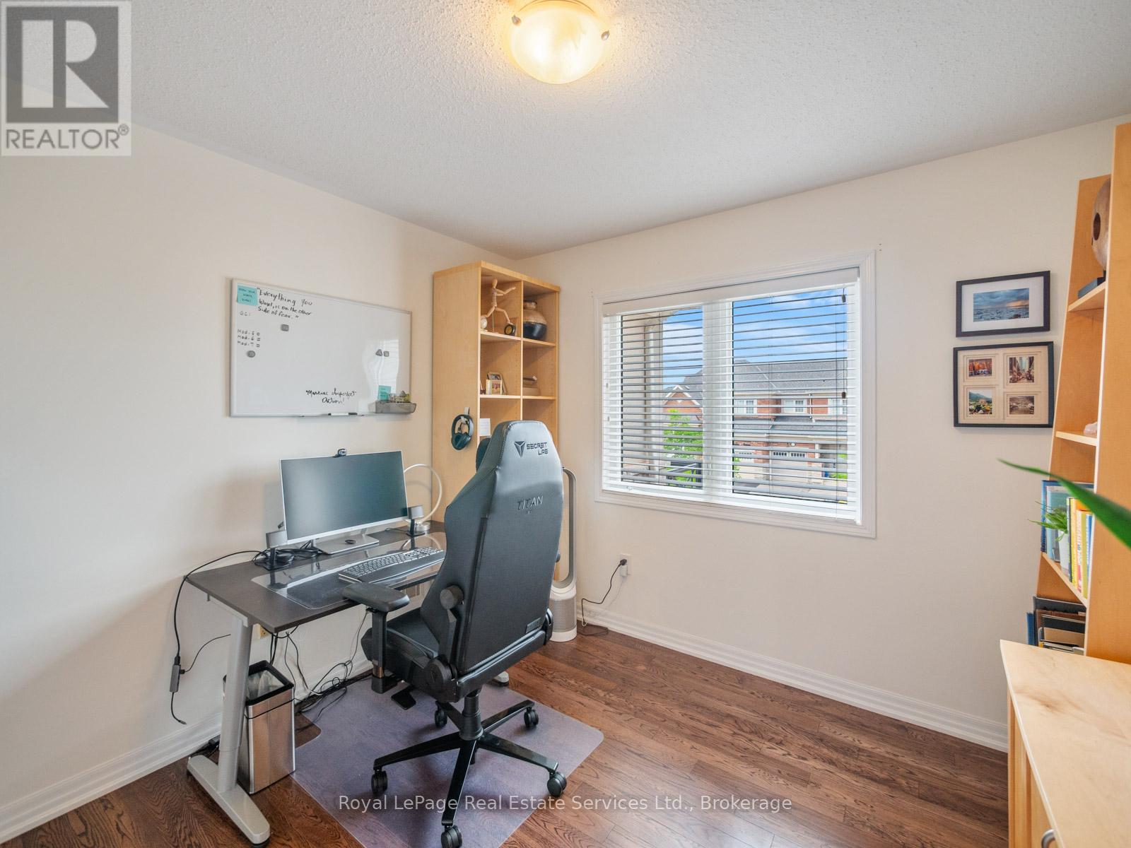 












72 ORCHARDCROFT ROAD

,
Oakville (GO Glenorchy),




Ontario
L6H7C3

