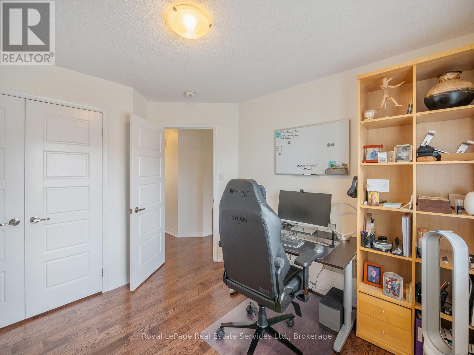 












72 ORCHARDCROFT ROAD

,
Oakville (GO Glenorchy),




Ontario
L6H7C3

