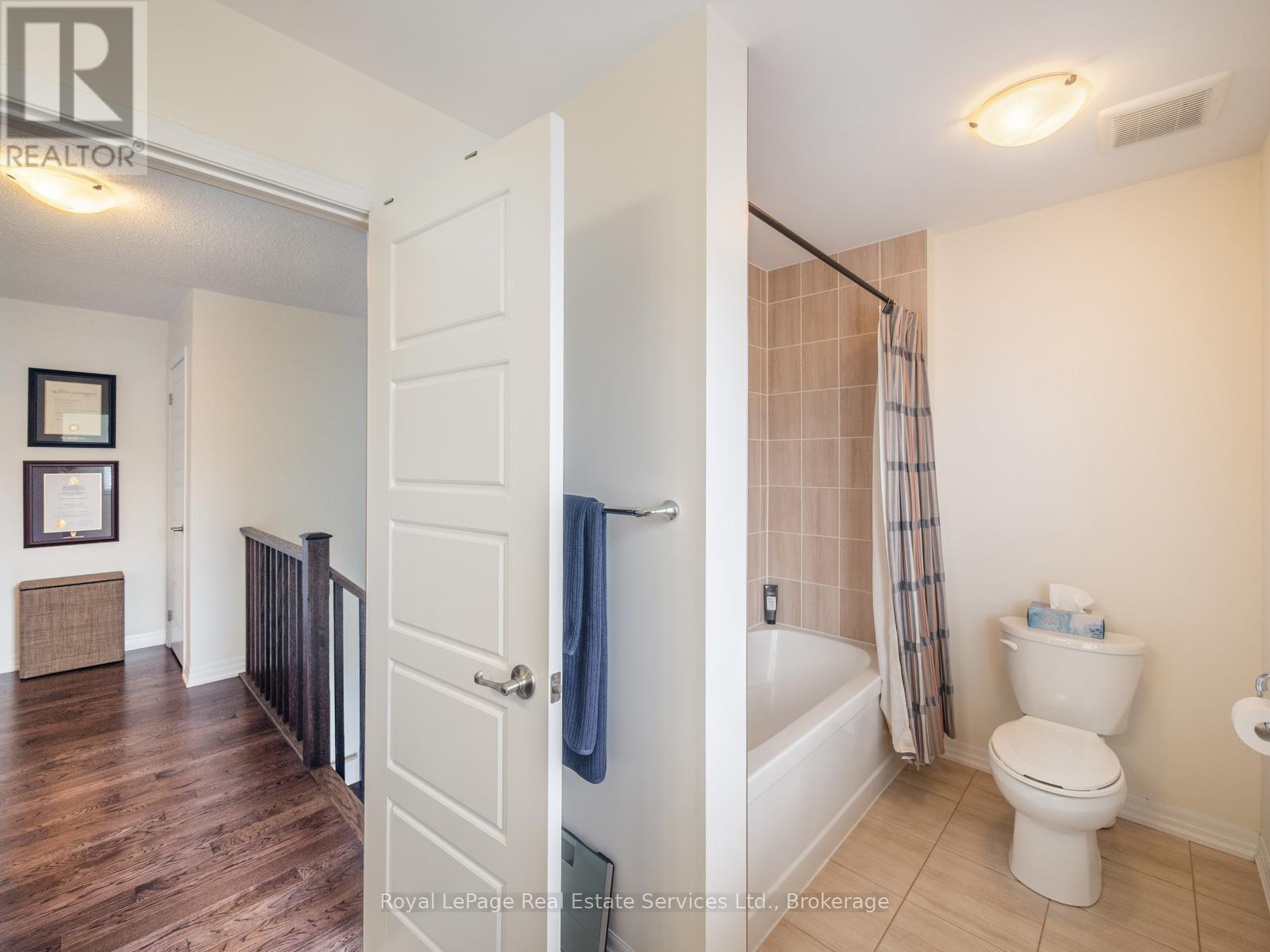 












72 ORCHARDCROFT ROAD

,
Oakville (GO Glenorchy),




Ontario
L6H7C3

