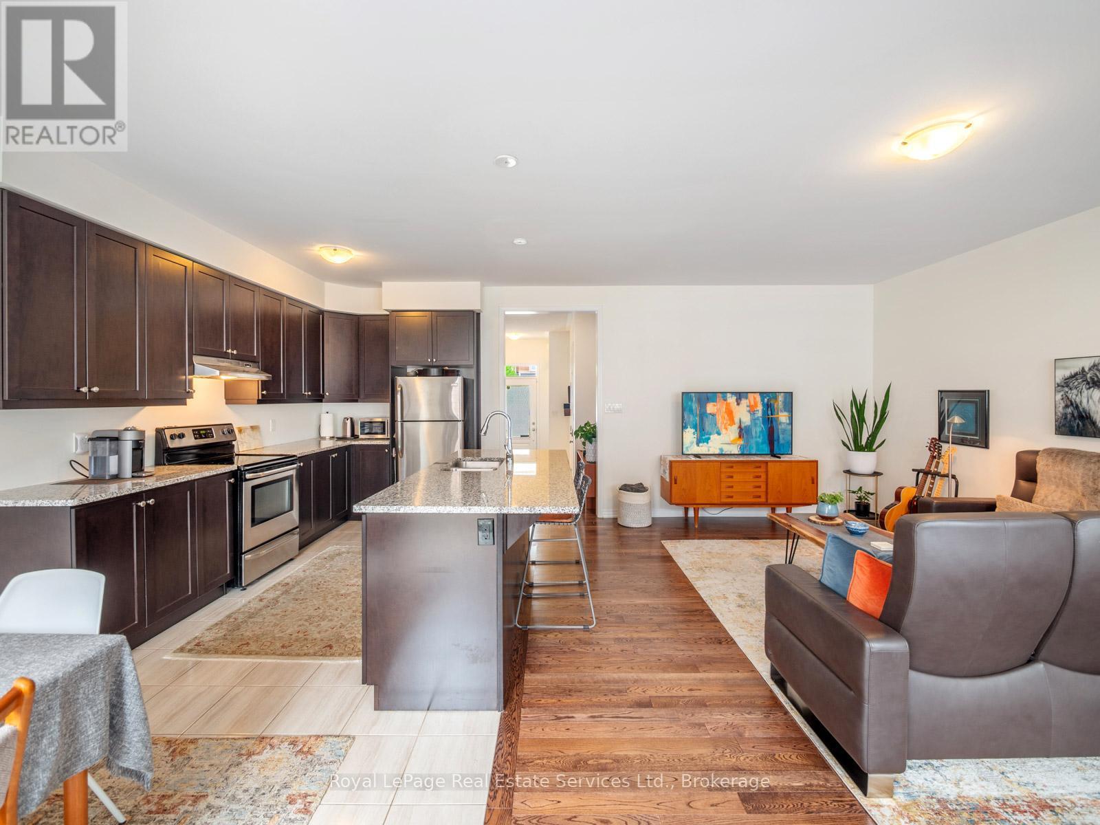 












72 ORCHARDCROFT ROAD

,
Oakville (GO Glenorchy),




Ontario
L6H7C3

