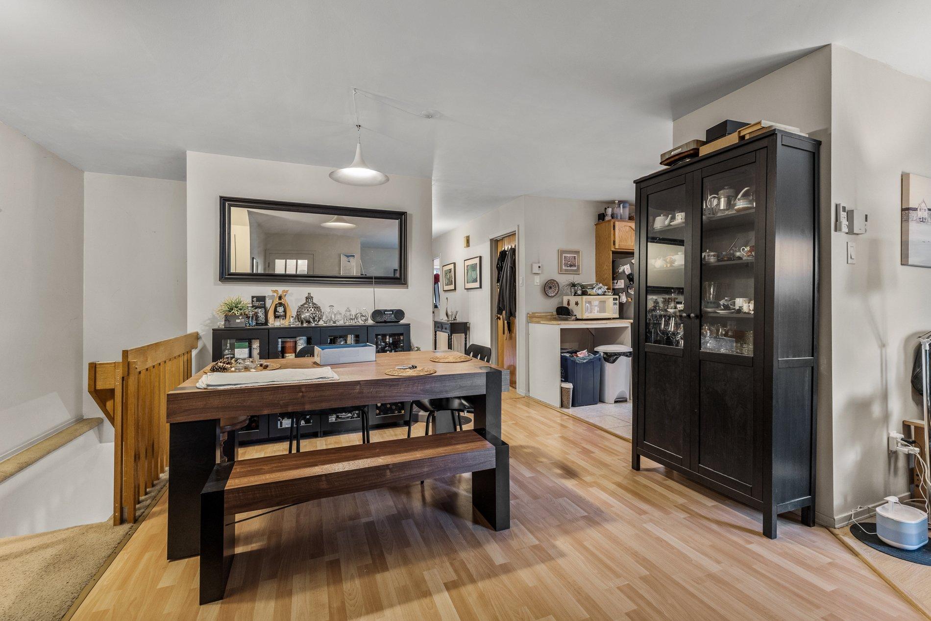 









10350


Av. Charton

,
Montréal (Ahuntsic-Cartierville),




QC
H2B2E1

