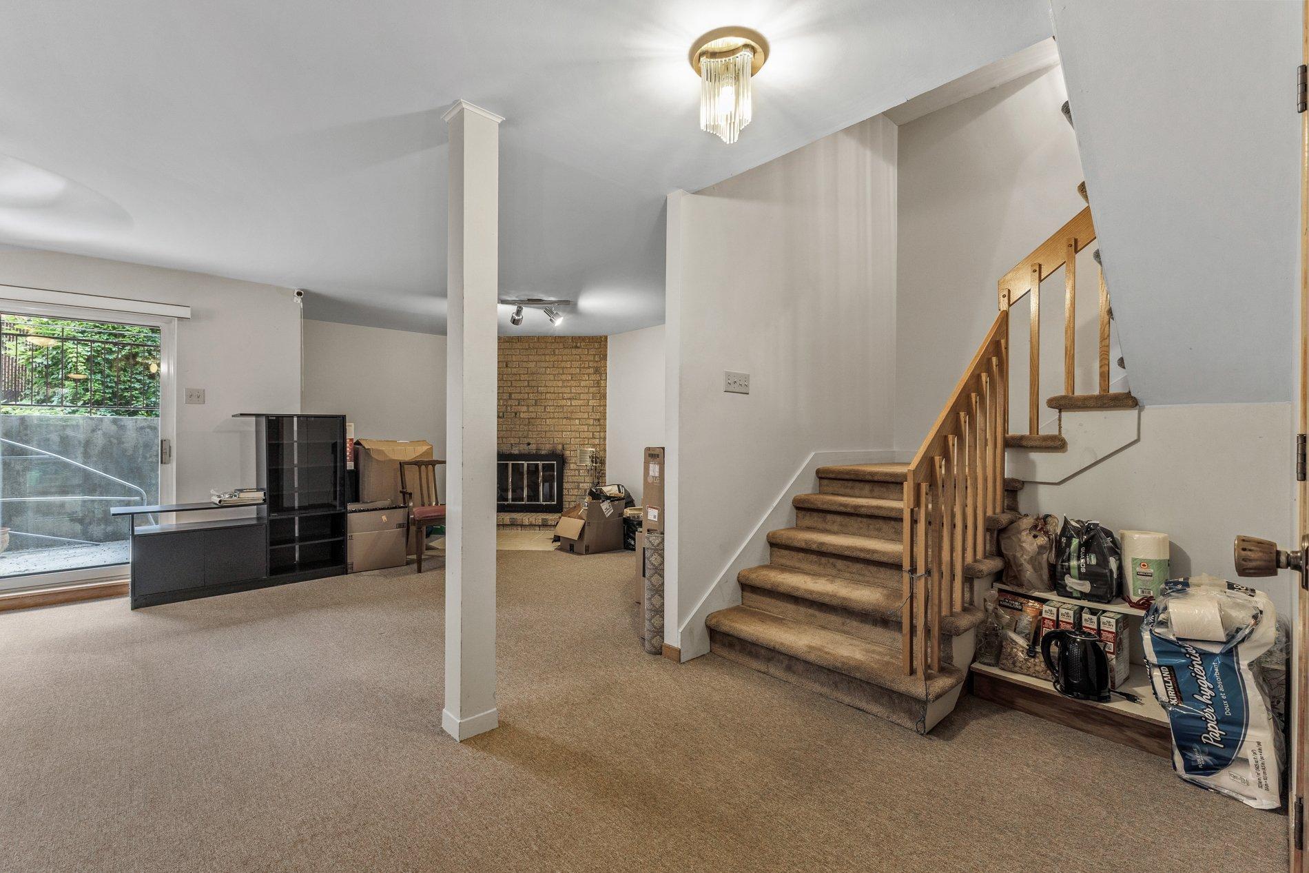 









10350


Av. Charton

,
Montréal (Ahuntsic-Cartierville),




QC
H2B2E1

