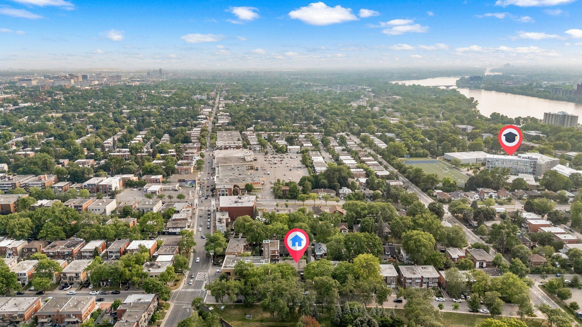 









10350


Av. Charton

,
Montréal (Ahuntsic-Cartierville),




QC
H2B2E1

