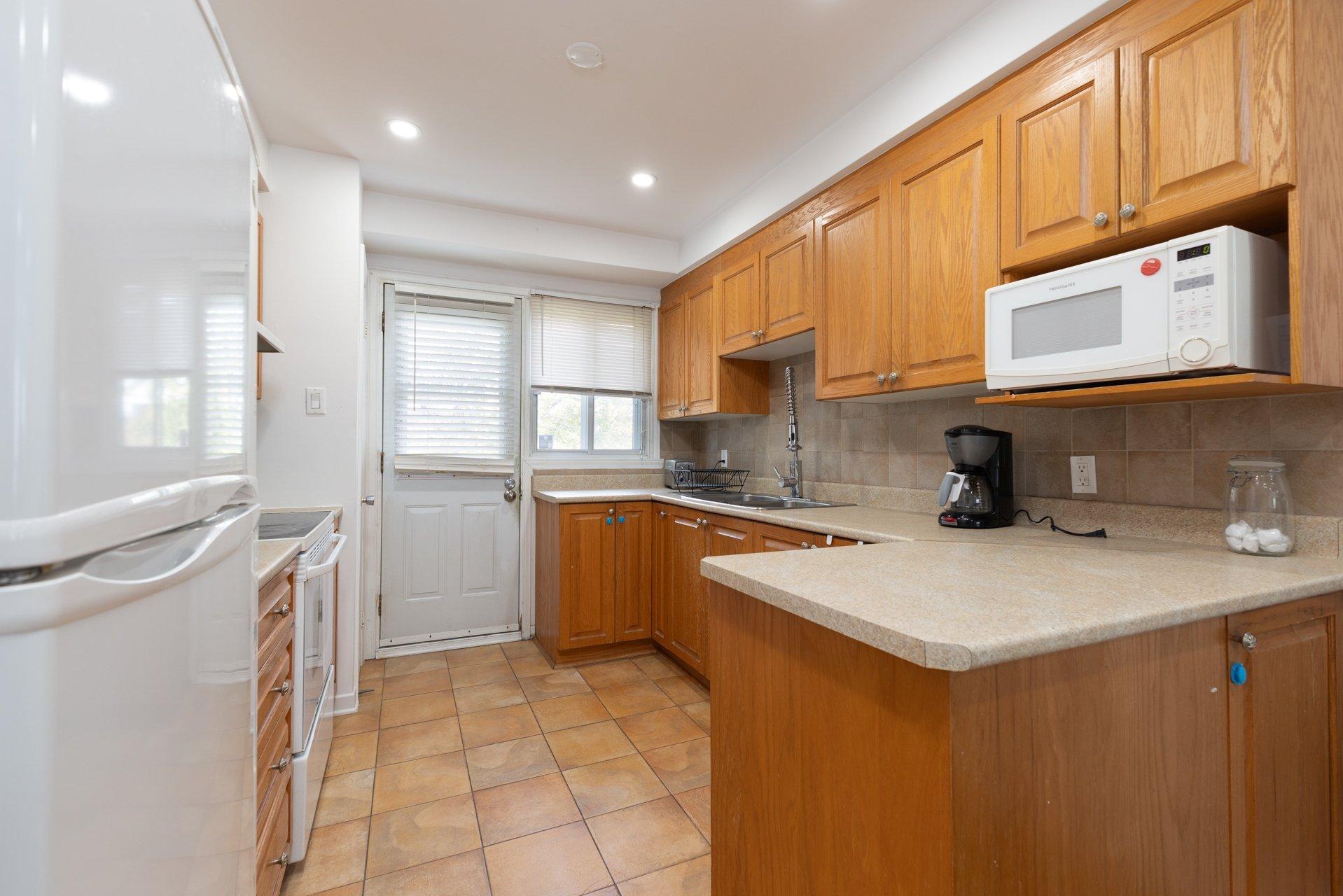 









920


56e Avenue

,
Montréal (Lachine),




QC
H8T3C2

