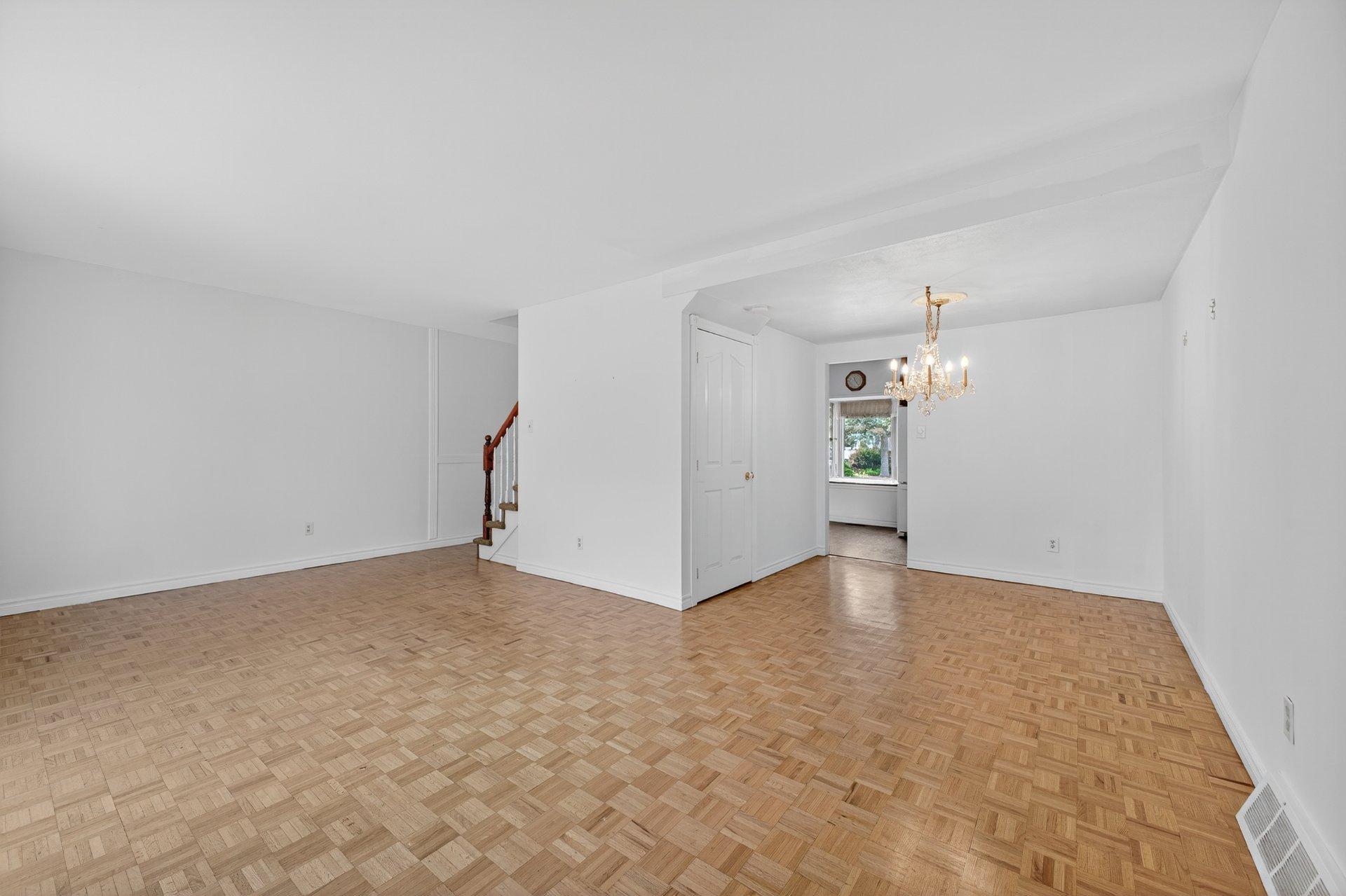 









4443


Rue Jolicoeur

,
Dollard-des-Ormeaux,




QC
H9H2B1

