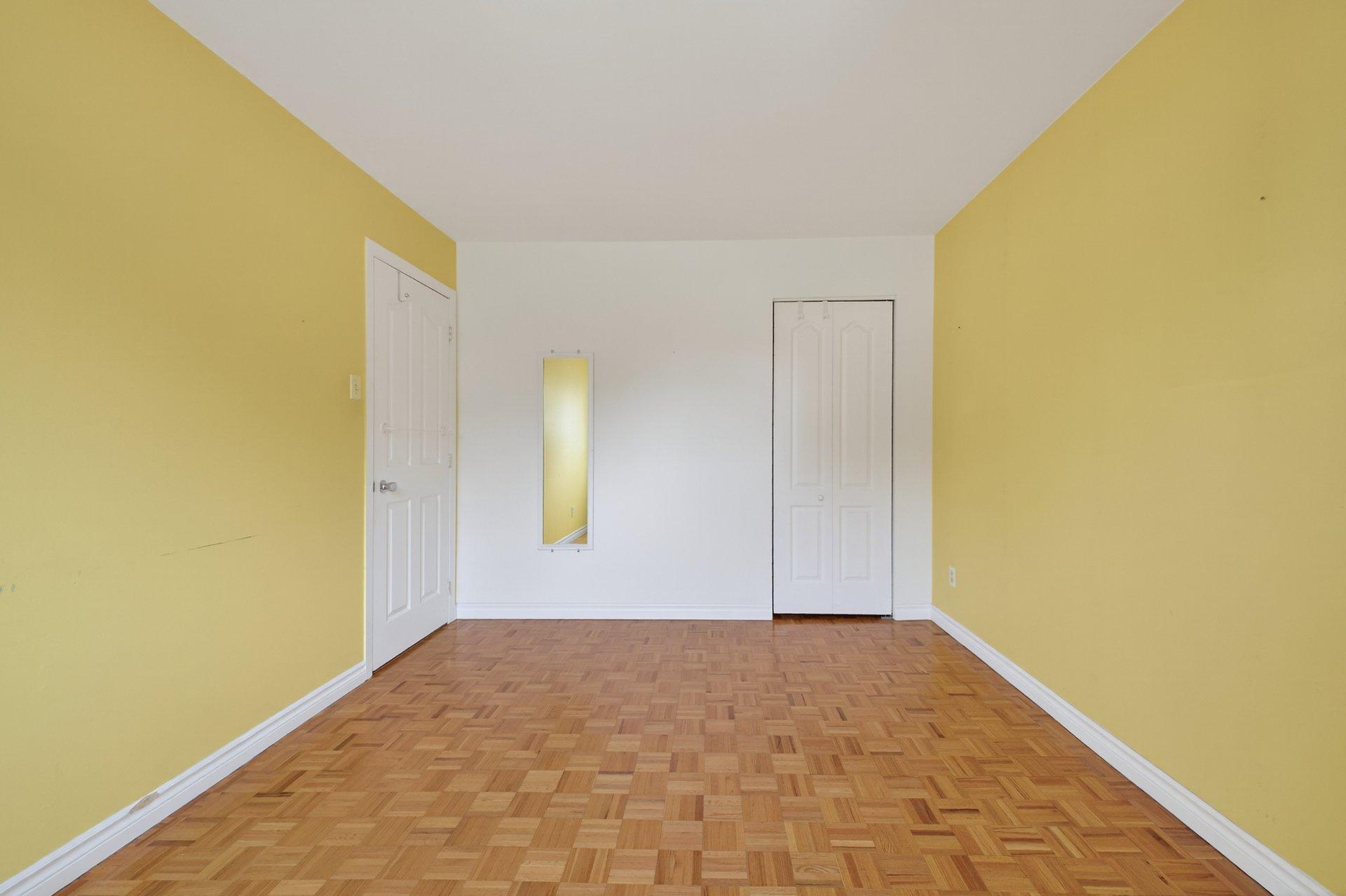









4443


Rue Jolicoeur

,
Dollard-des-Ormeaux,




QC
H9H2B1

